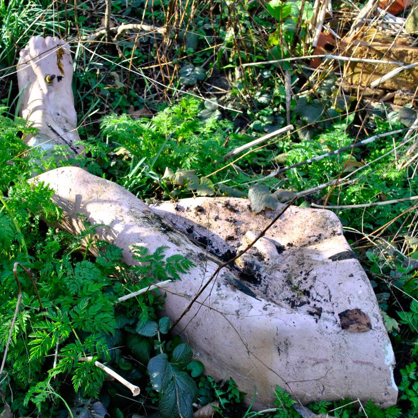 7a1994 Corpus Christie beton afm.47hx46bx132l cm €250,-